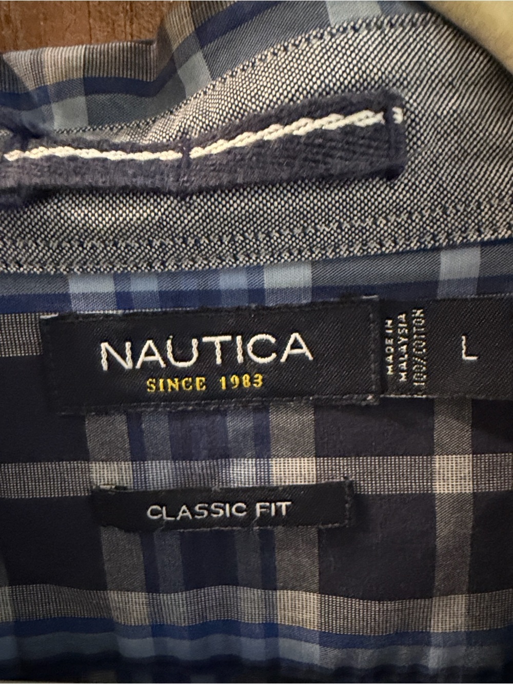 NAUTICA Men's Navy and Light Blue Plaid Button-Down Shirt SIZE LARGE - Picture 3 of 7